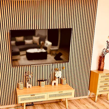 Cologne Luxe Living: Opulent Elegance Unleashed Appartement Buitenkant foto