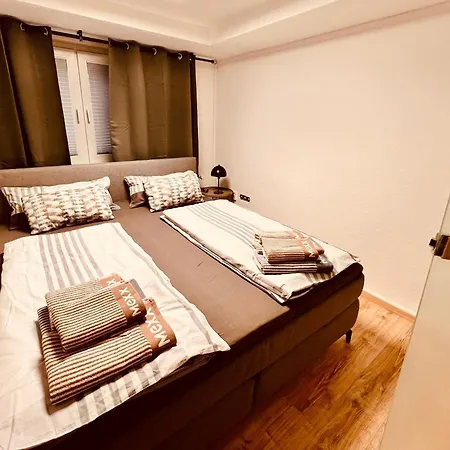 Cologne Luxe Living: Opulent Elegance Unleashed Appartement Buitenkant foto
