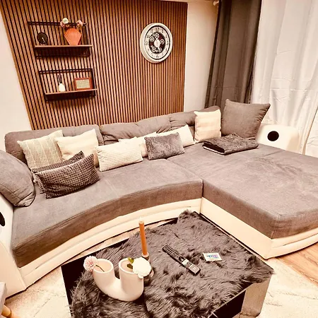 Cologne Luxe Living: Opulent Elegance Unleashed Appartement Buitenkant foto