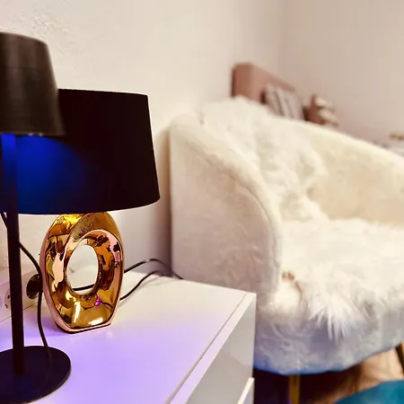Cologne Luxe Living: Opulent Elegance Unleashed Appartement Buitenkant foto