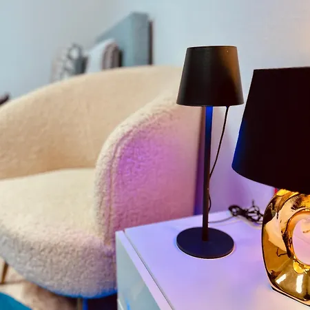 Cologne Luxe Living: Opulent Elegance Unleashed Appartement Buitenkant foto