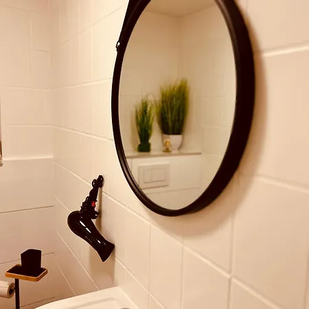 Cologne Luxe Living: Opulent Elegance Unleashed Appartement Buitenkant foto