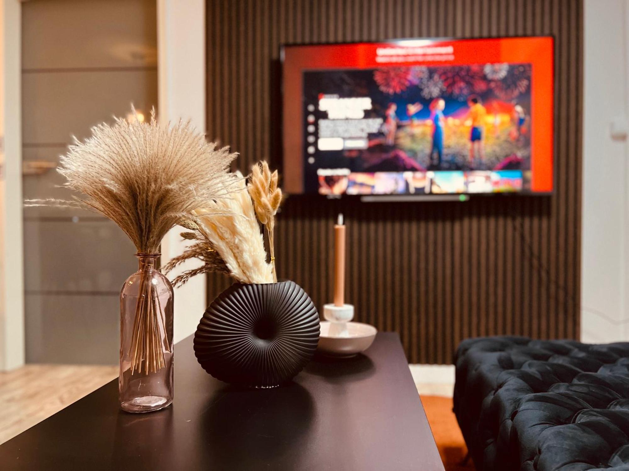 Luxe Living: Opulent Elegance Unleashed